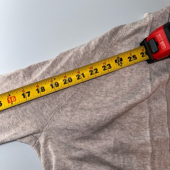 Women’s Size Small Express Gray Cardigan Sweater Lightweight Comfortable - Picture 8 of 8